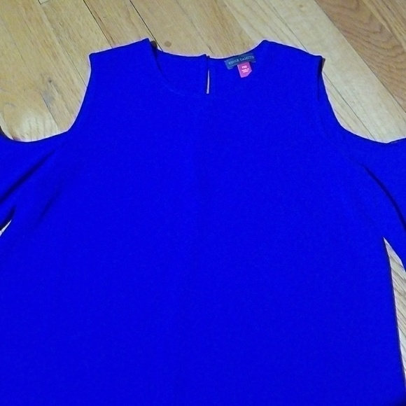 NWOT vince camuto cold shoulder long sleeve blouse - Picture 5 of 7